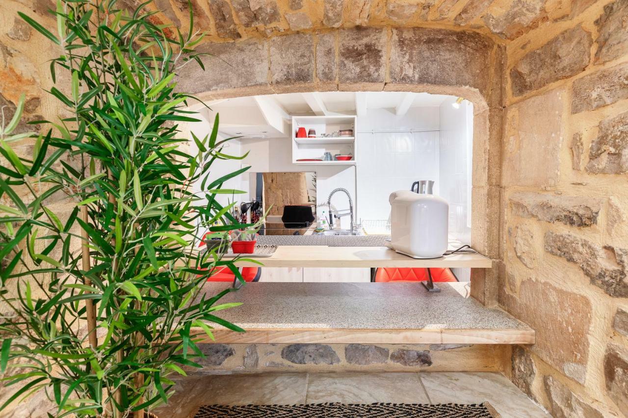 Calme Cocon Troglodyte Au Coeur De La Ville Apartman Nîmes Kültér fotó